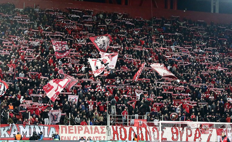 Με τον κόσμο του για το νταμπλ!