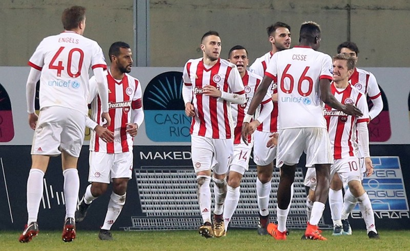 Κόντρα σε όλους, όλοι μαζί μια γρο8ιά!
