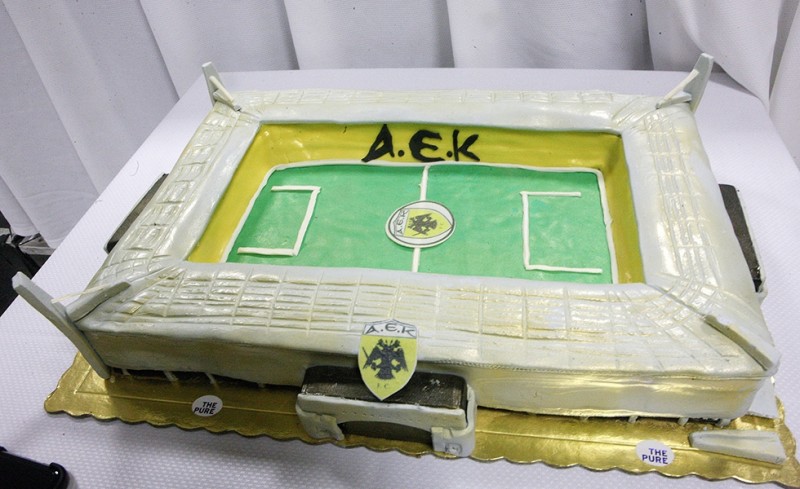 Από μακέτες και πίτες, καλά πηγαίνουν