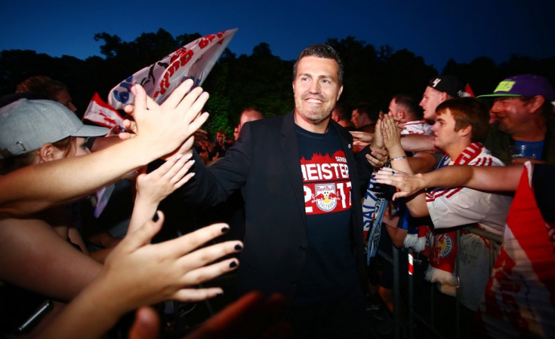 Παρουσιάζει Γκαρσία