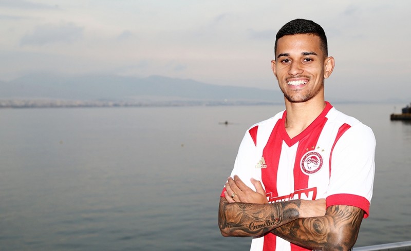 Εκτός οι Ιγκόρ, Νικολάου