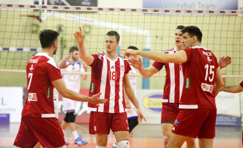 Έτσι περνάει ο Πειραιάς!