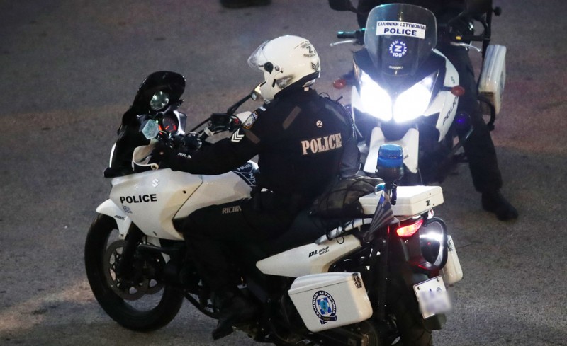 Οι ΑΕΚτζήδες στο Λιμάνι του Πειραιά τι γυρεύουν;