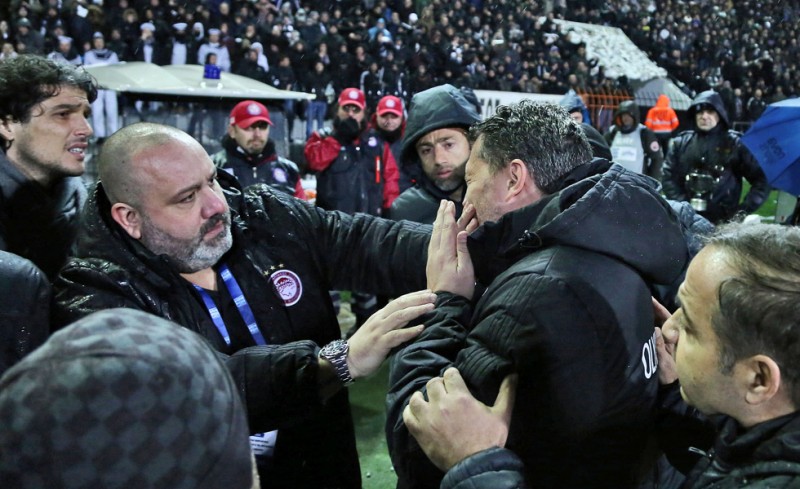 Απίστευτες καταγγελίες από Καραπαπά!