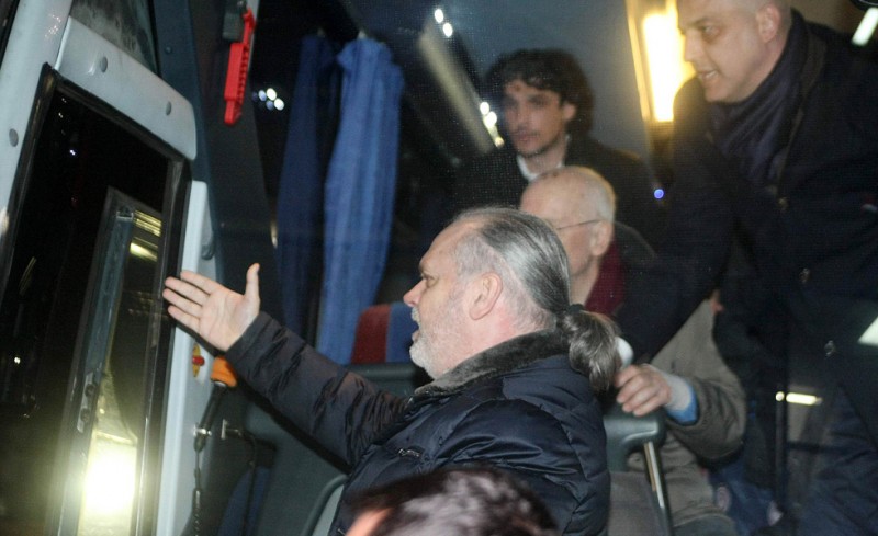 Φραστική επίθεση ακόμη και όταν έμπαιναν στο πούλμαν!