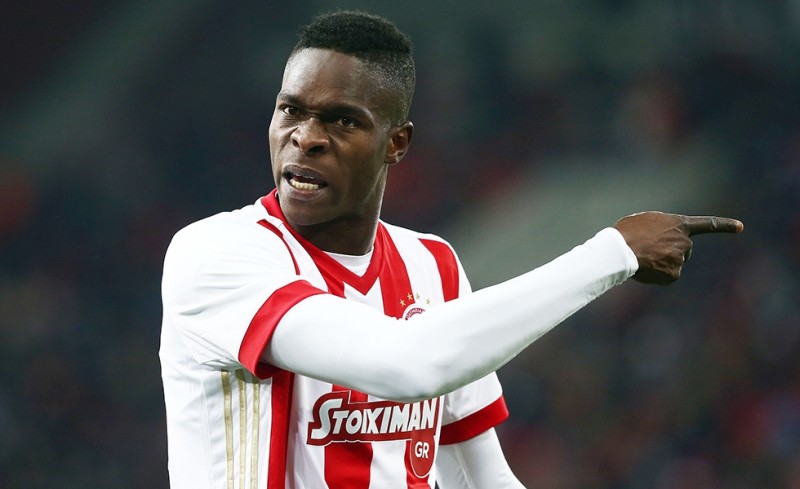 Πονάει και ο Σισέ...