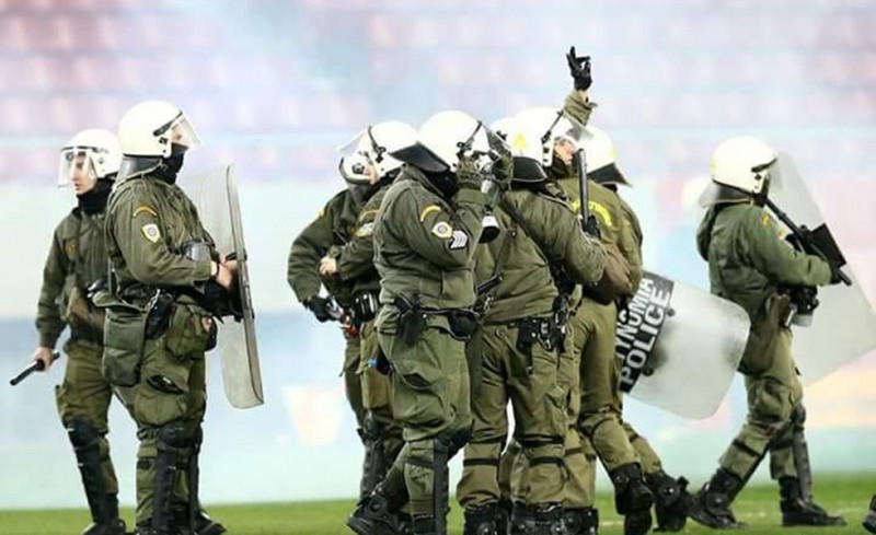 Αν αυτή είναι η συμπεριφορά Κράτους και αστυνομίας, τύφλα να έχουν οι θερμοκέφαλοι...