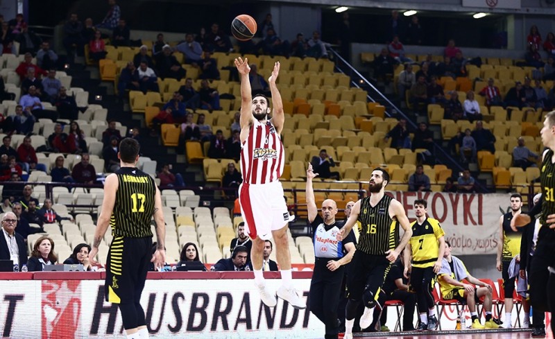 Το τρίποντο του MVP από το κέντρο! (Video)