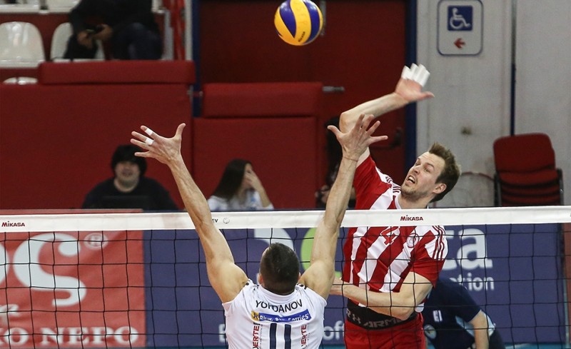 Με όλα του τα... όπλα!