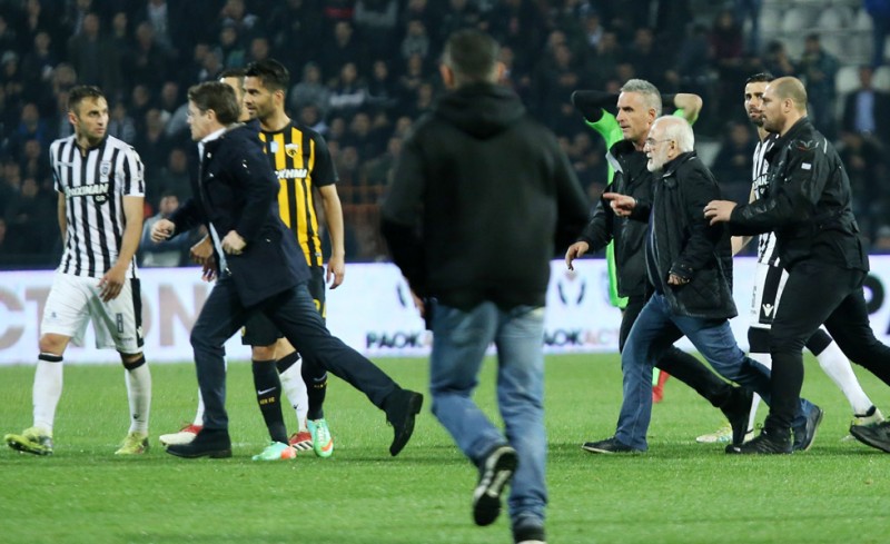 Η βίαιη είσοδος Σαββίδη και οι απειλές του Μίχελ