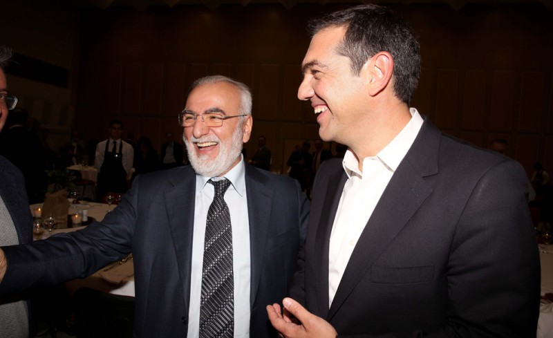 ΜΥΡΙΣΕ ΧΟΥΝΤΑ...