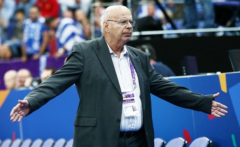 Και πρωταθλητής και με ξένους διαιτητές, δεν άντεξε ούτε ο Βασιλακόπουλος!