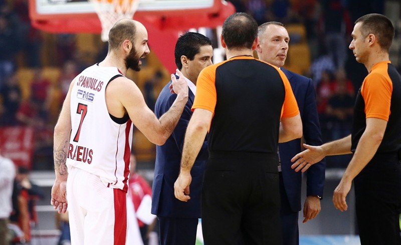 Κοιτούσαν... αλλού οι διαιτητές σε διπλό φάουλ στην παράταση! (Video)