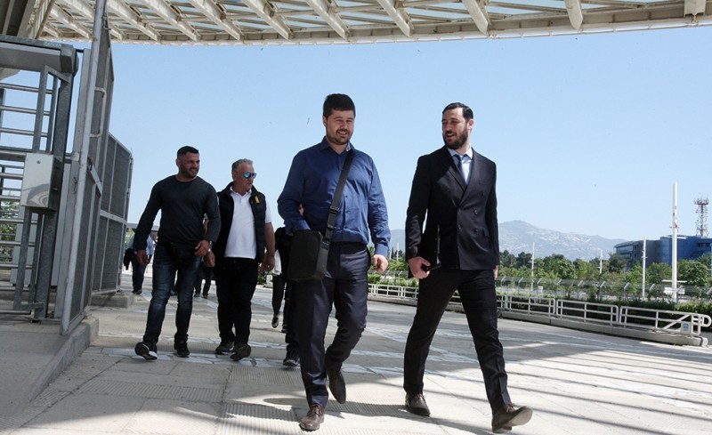 Ο Μπέος συμμετείχε τηλεφωνικά;