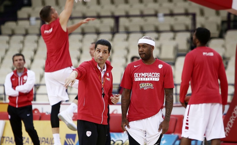 Με μισή ομάδα στο ΣΕΦ...