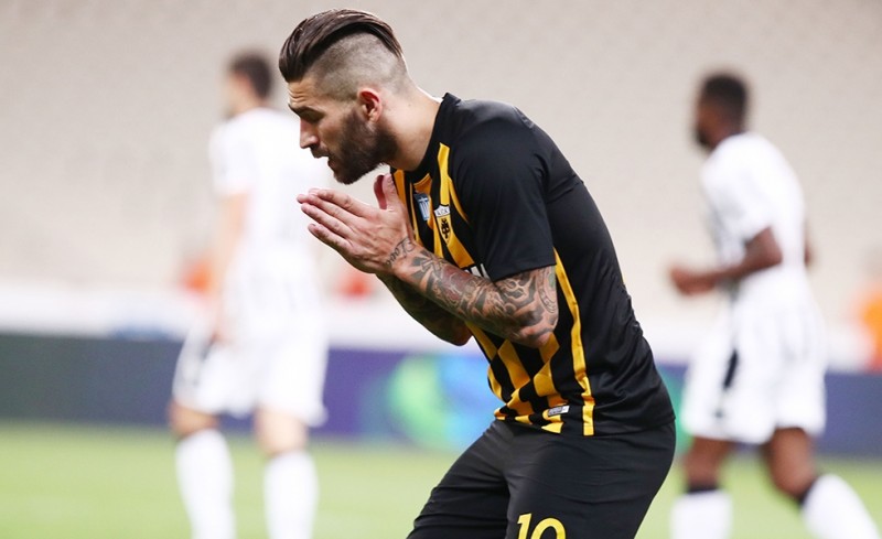 Τι έγινε; Φεύγει και ο Λιβάγια;