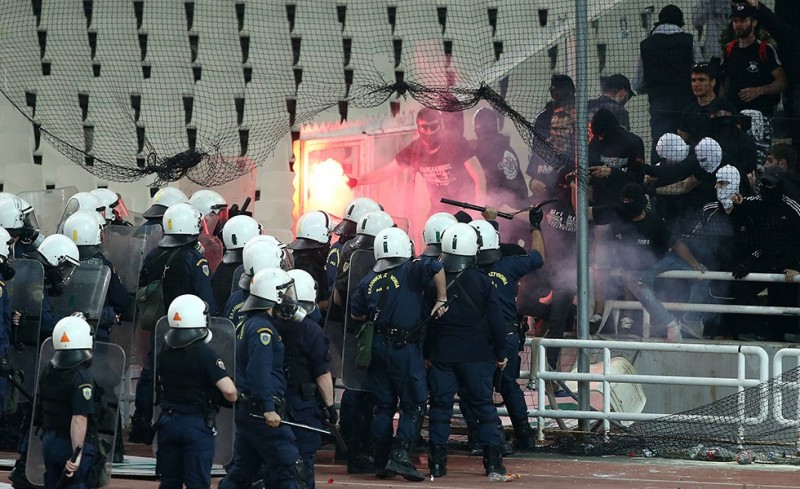 Γιατί δεν κοιτούν τα πειστήρια;