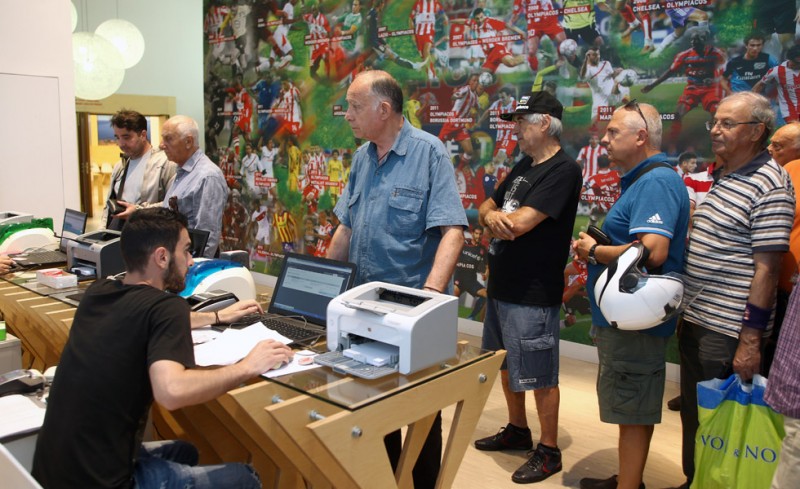 Κλείνουν θέση στο Ναό από την πρώτη μέρα!