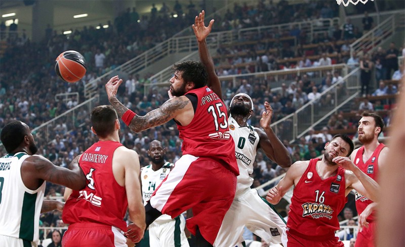 Λες και δεν πήγε...