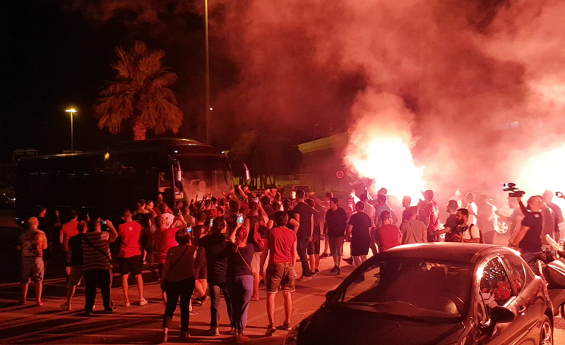 Ο λαός του Θρύλου αποθέωσε την ομάδα στο ΣΕΦ! (Videos)
