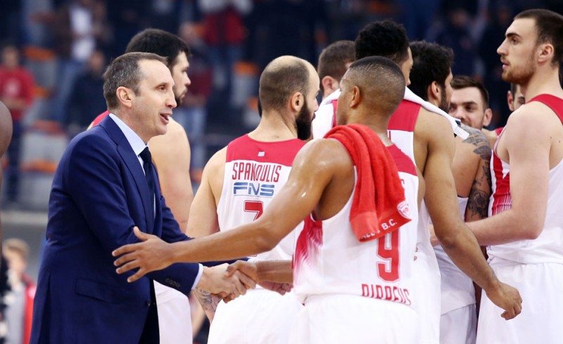 Έχει έτοιμη τη λύση ο Μπλατ!