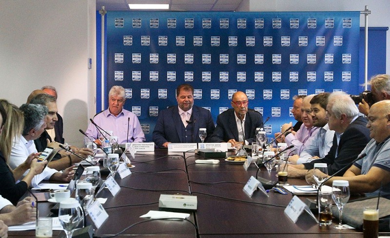 Αναμονή για την απάντηση Βασιλειάδη