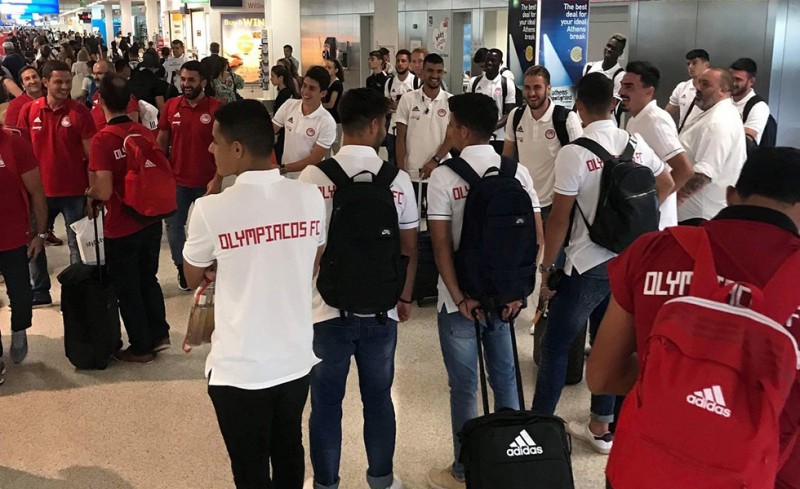 Στη βάση του ο Ολυμπιακός (photos)