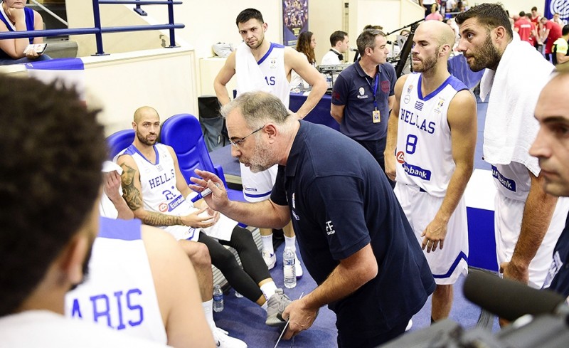 Κόουτς πρόσεχε τον Παπαπέτρου...