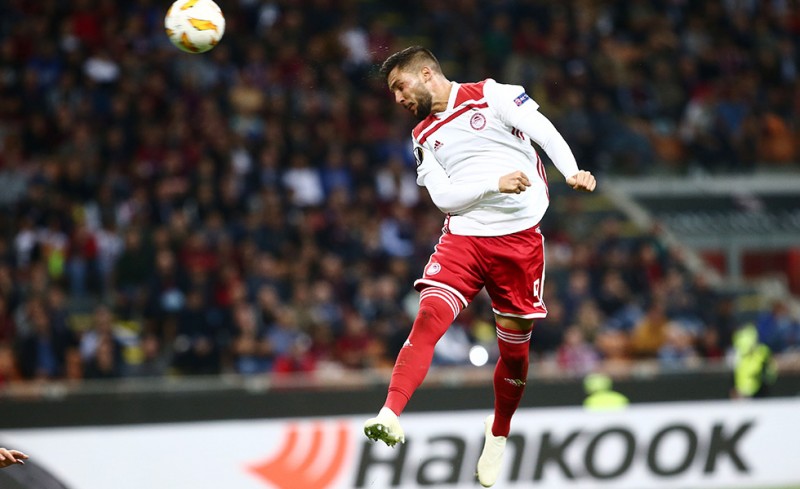 Μόνο τρεις οι ίδιοι!