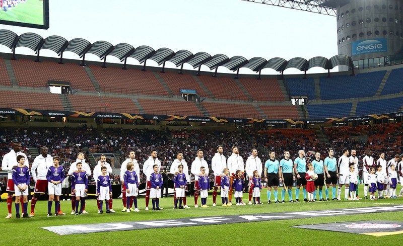 Σε όλο το γήπεδο οι Έλληνες!