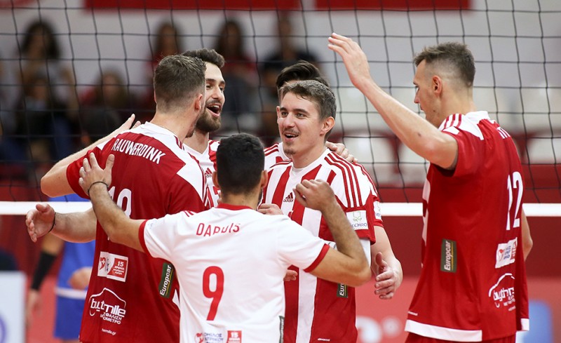 Στη Σύρο για φιλικό