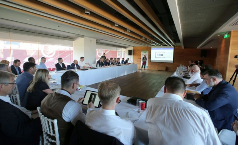 Η ελίτ της Ευρώπης υποκλίθηκε στον Ολυμπιακό! (photos)