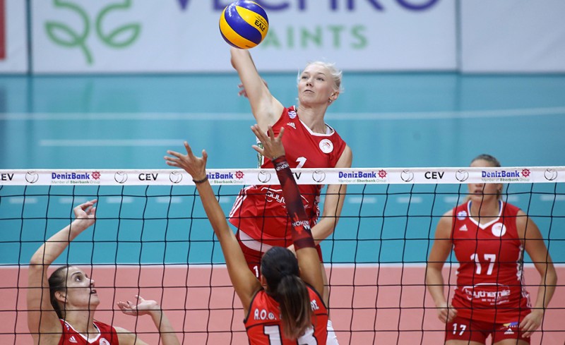 Ανοίγει... παρένθεση