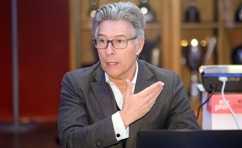 Πως γίνεται να υπάρχει βελτίωση αλλά να θέλει ξένους;