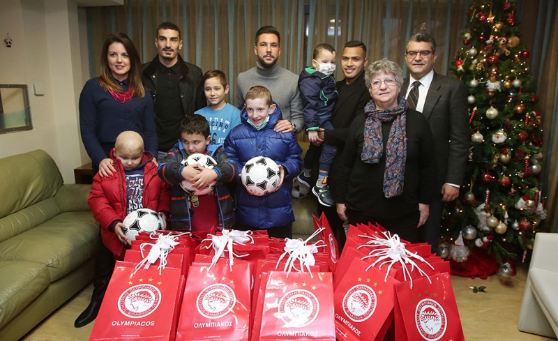 Μοίρασε δώρα, χαμόγελα και ελπίδα ο Θρύλος