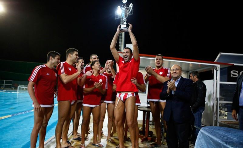 Θρυλική ανασκόπηση: Συνήθεια που έγινε λατρεία!