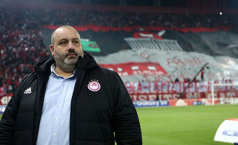 «Μόνοι μας και όλοι σας. Όπως πάντα» (photo)