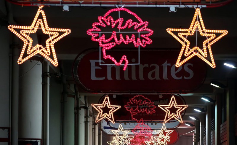 Σε... Χριστουγεννιάτικο πνεύμα και ο Ναός (photos)