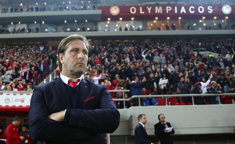 Τους θέλει όλους ετοιμοπόλεμους