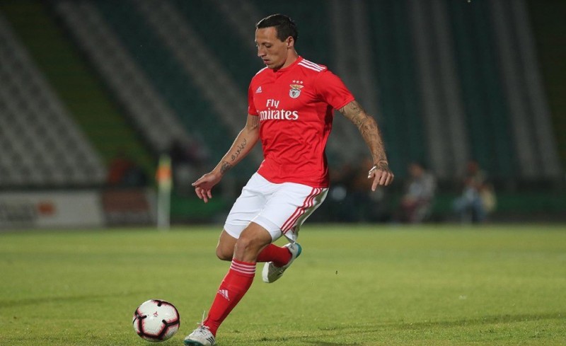 Σενάρια και για άλλον παίκτη της Μπενφίκα