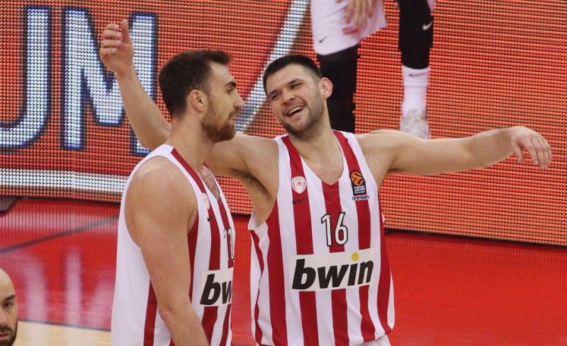 Συνεχίζει το τρολάρισμα ο «Παπ»! (video)