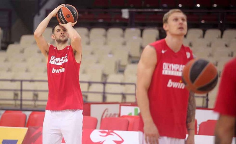 Ξανά χωρίς Παπανικολάου στο ΣΕΦ