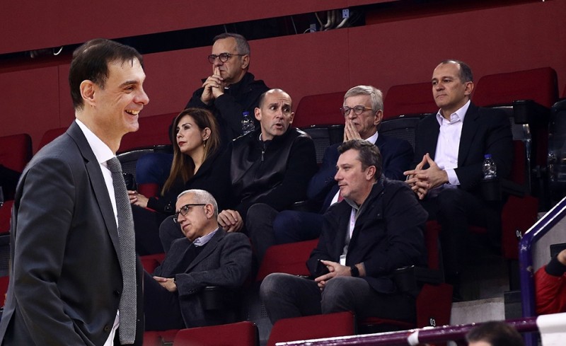 Τα... είπαν Αγγελόπουλοι, Μπαρτζώκας