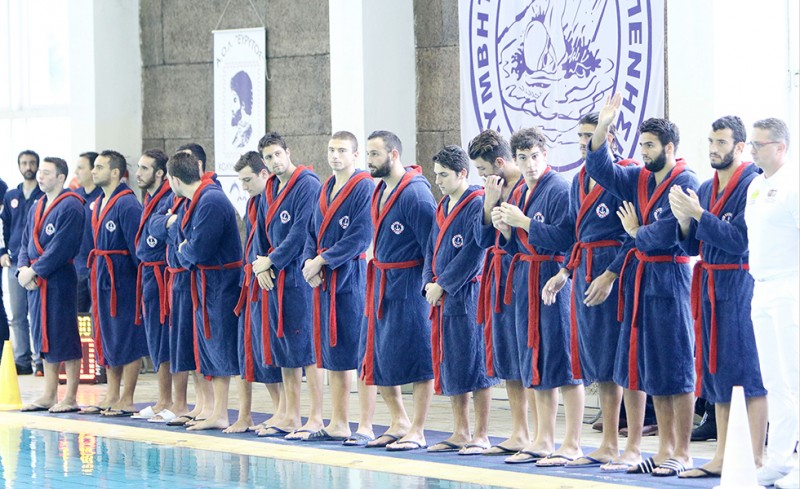 Στη Βουλιαγμένη ας κοιταχτούν στον καθρέφτη...