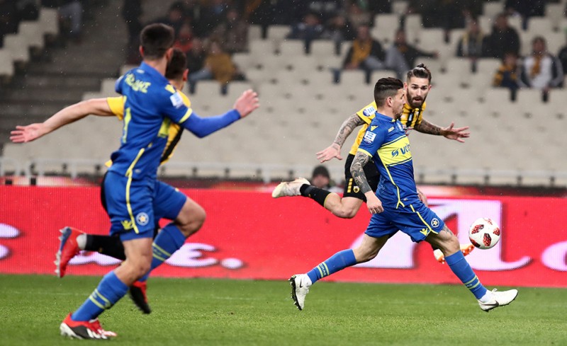 Και με τον Ολυμπιακό και οι 11 πίσω...