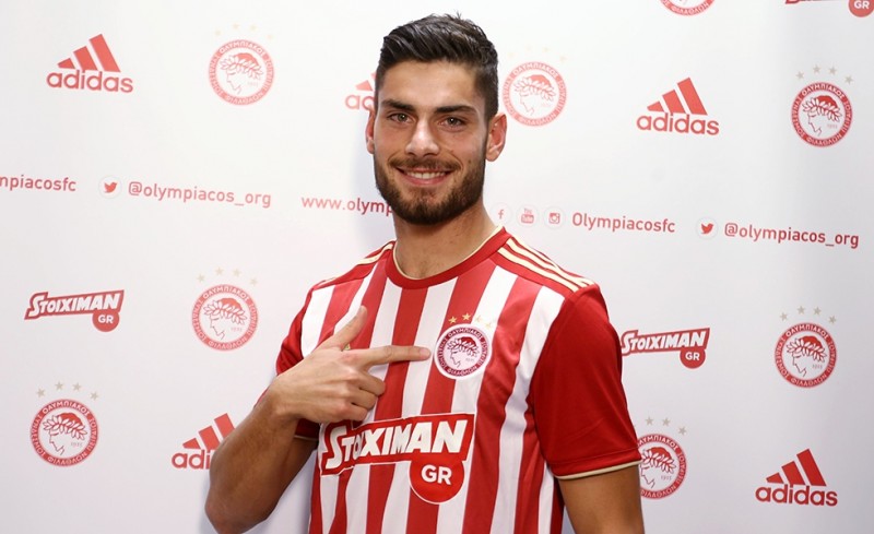 Τα «έσπασε» ο Μασούρας με το τραγούδι του