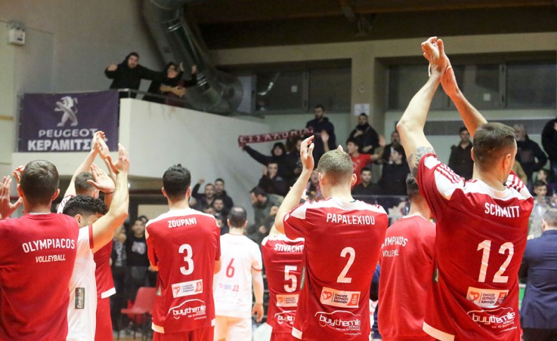 Παντού κοντά ο κόσμος του Θρύλου