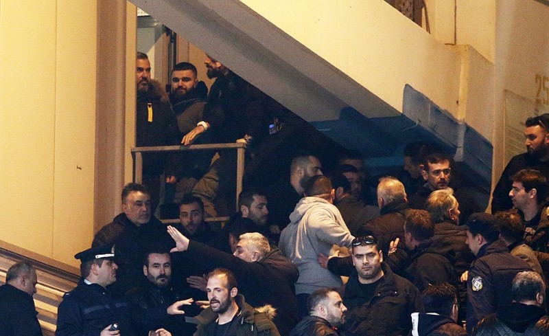 Ντροπή! Να τον χαίρεστε τον Γκιόργκι σας...