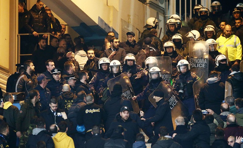 Τη γλιτώνει η ΑΕΚ με σκάνδαλο