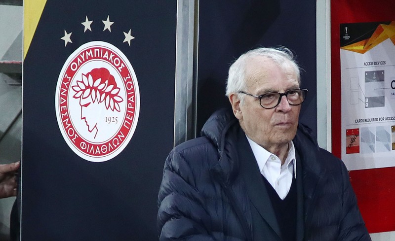 «Κανένας διαιτητής δεν μπορεί να παίζει με τον Ολυμπιακό»